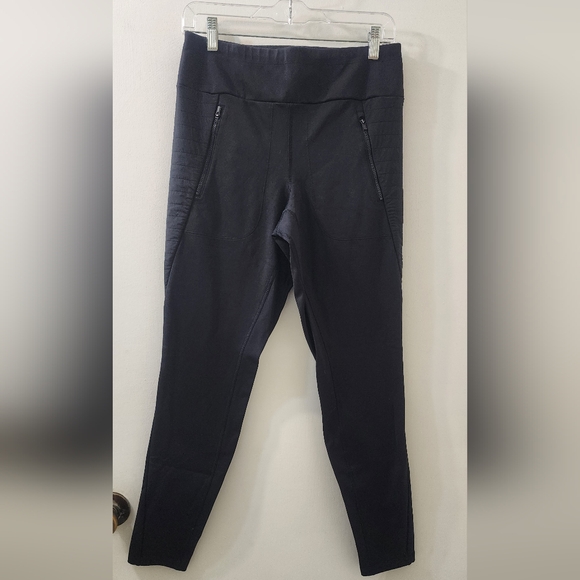 Athleta Pants - Athleta‎ Black Leggings with Zipper Pockets